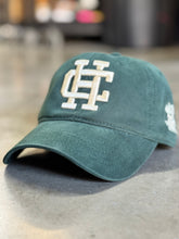 Load image into Gallery viewer, HC Forrest &amp; Cream